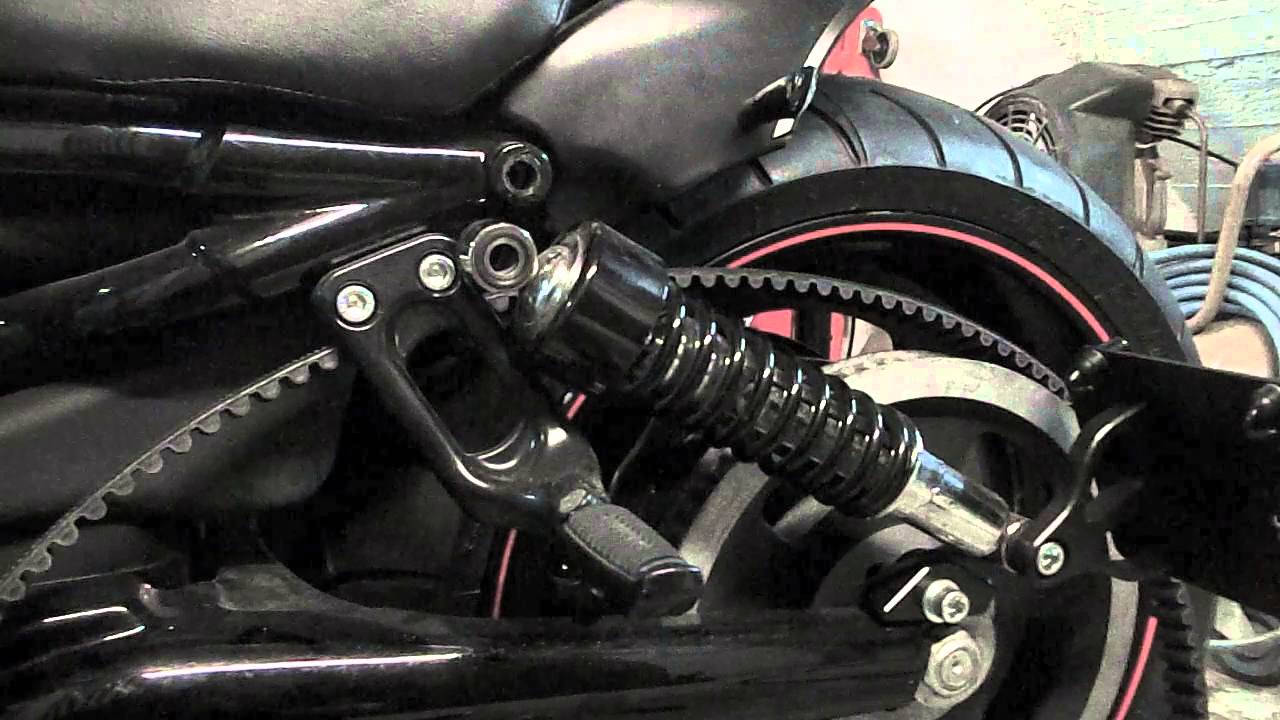 [COMMENT REMPLACER ET TENDRE LA COURROIE SUR V-ROD]