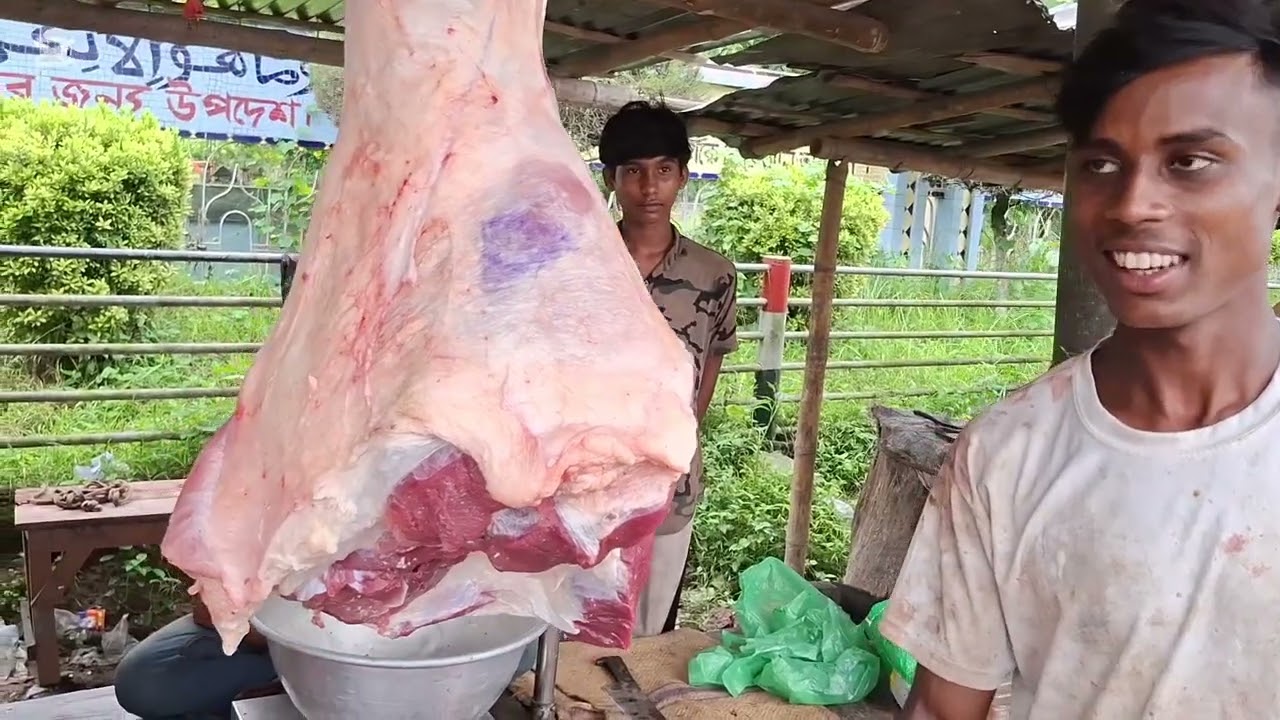 রতনের মাংসের দোকান।