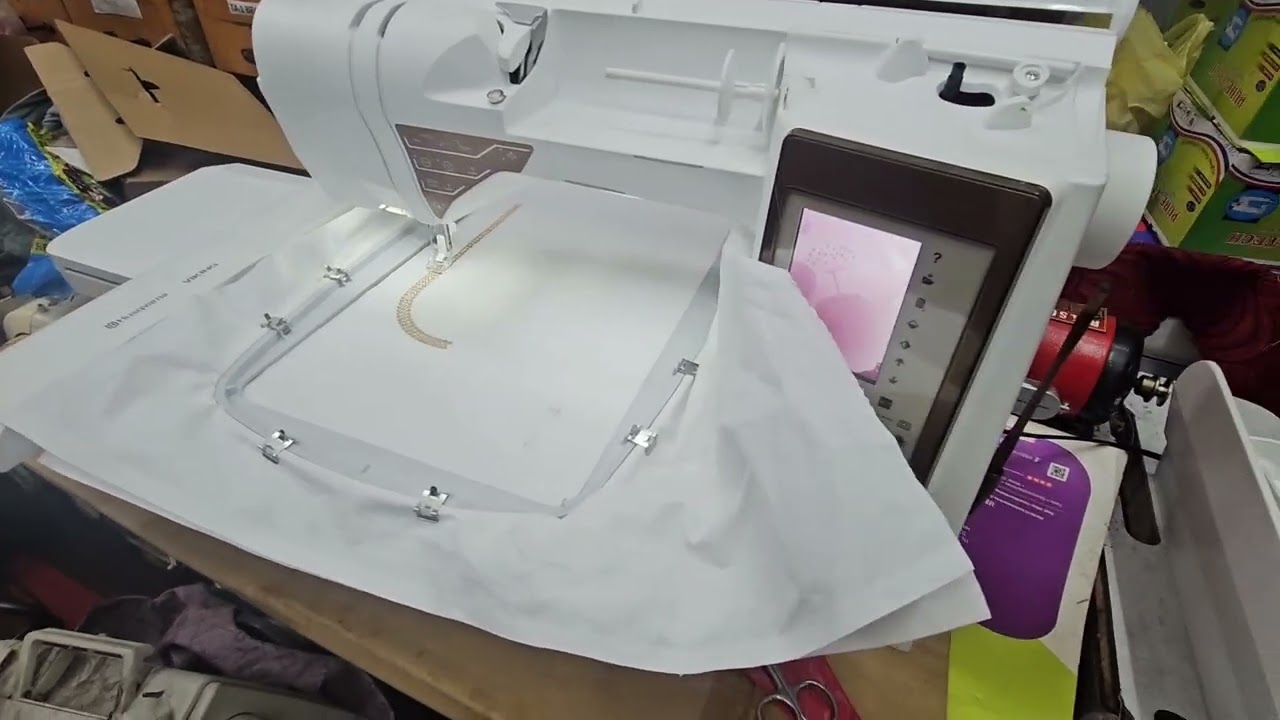 Husqvarna viking Topaz 50 computer embroidery Live demo