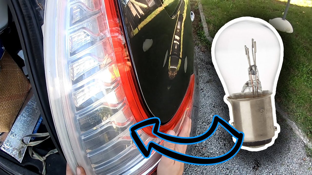 RENAULT Scenic How to replace rear light - changer ampoule feux arrière