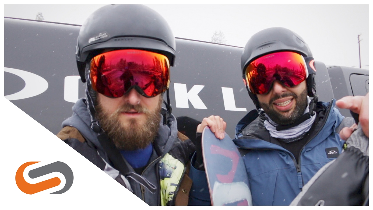 Kask Oakley Mod3 vs. Mod5