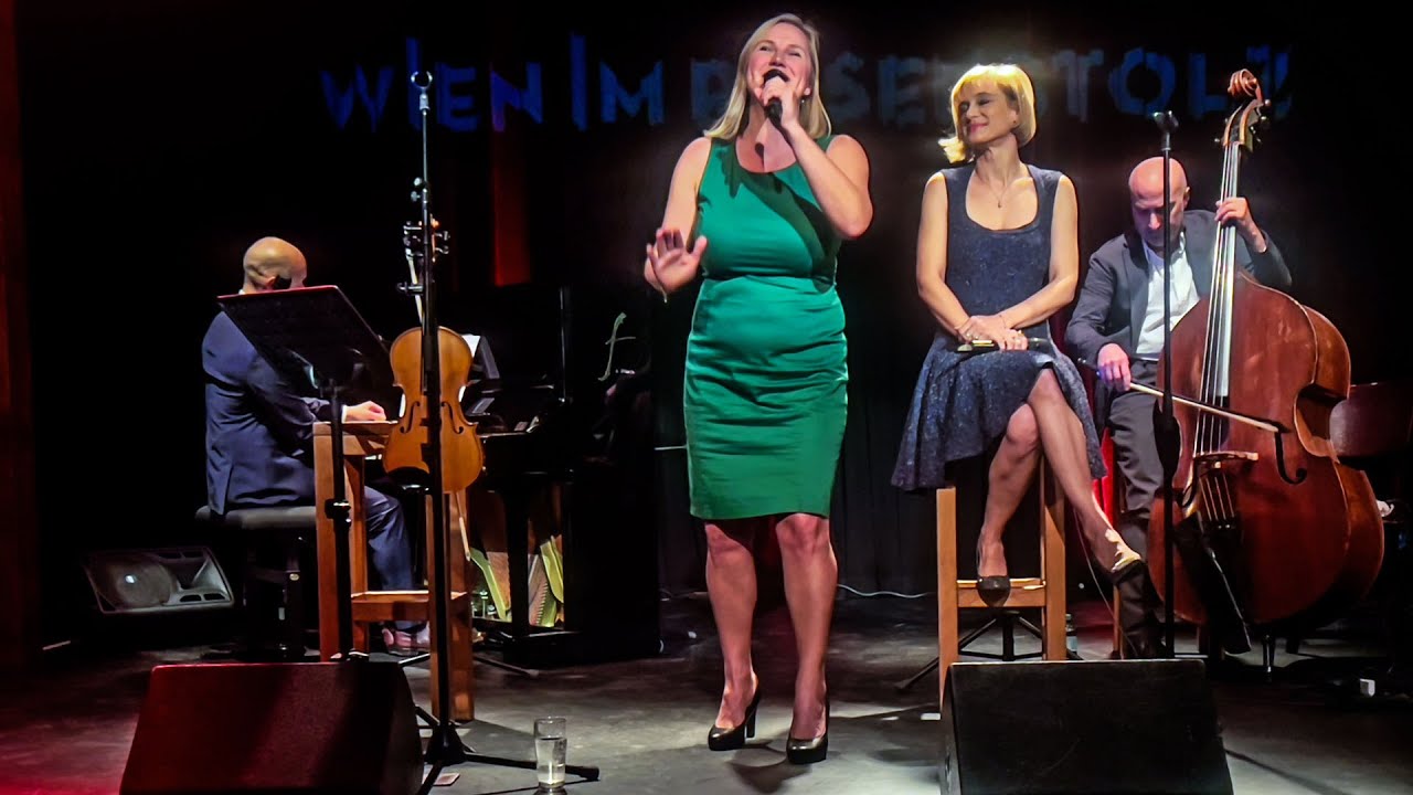 Valerie Sajdik & Katharina Hohenberger im Theater am Spittelberg