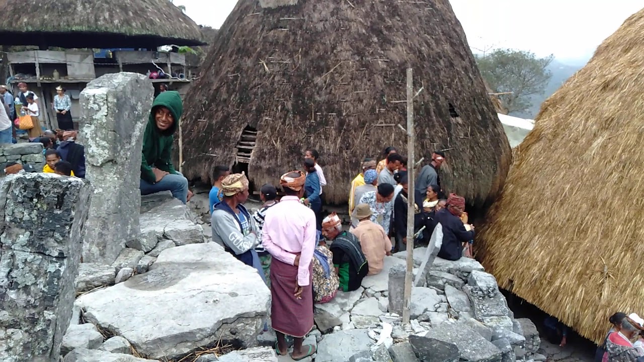 Renovasaun uma adat Dasi Ubun Uma Boten