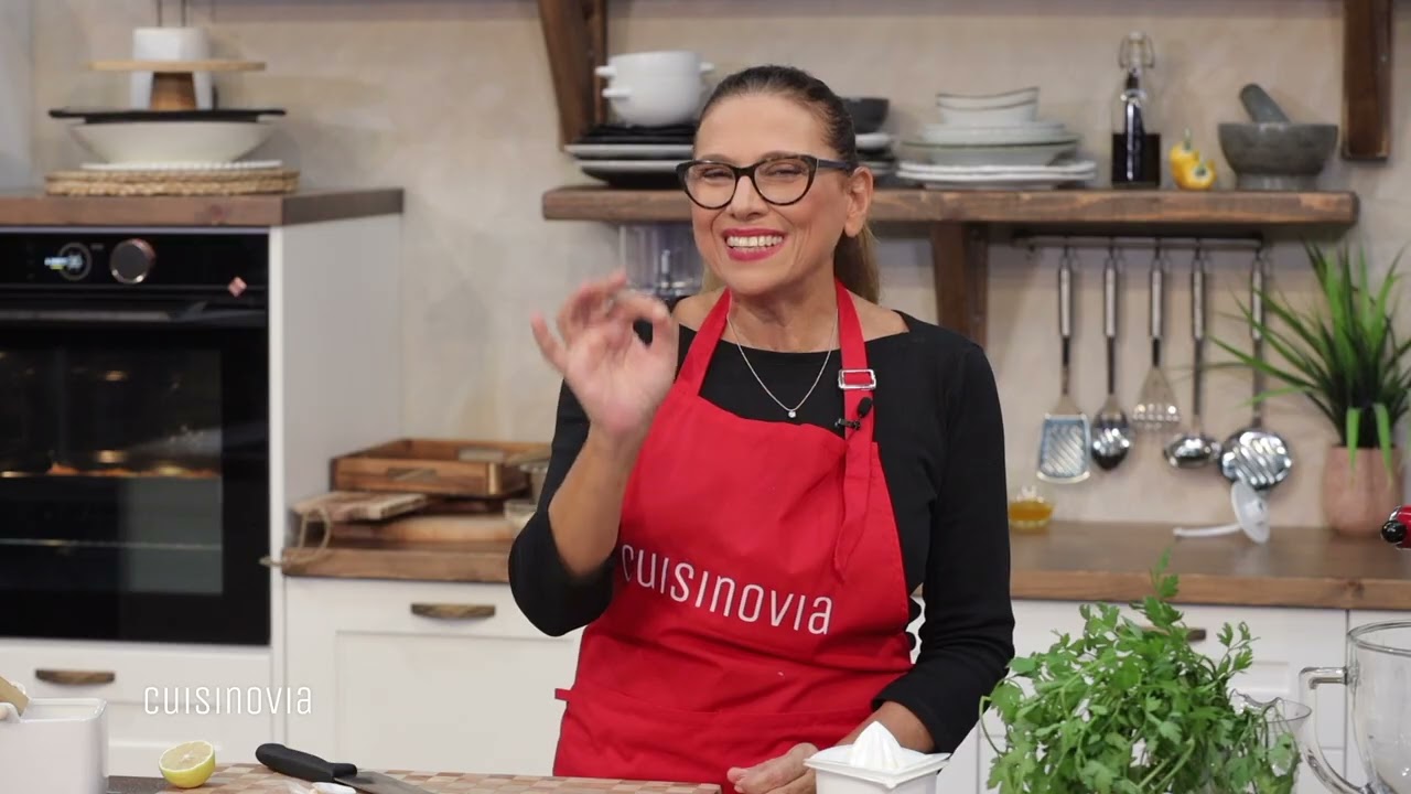 CUISINOVIA - Επεισόδιο 8, SEASON 1: Σταφιδόψωμο & Γύρος Κοτόπουλο με Κρεμμυδόσαλάτα