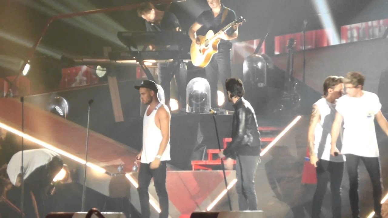 Throught the dark One Direction (St Louis)