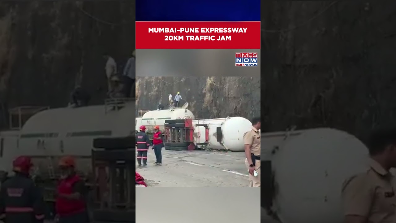 Mumbai&ndash;Pune Expressway Faces 20km Massive Traffic Jam After Gas Tanker Crash #shorts