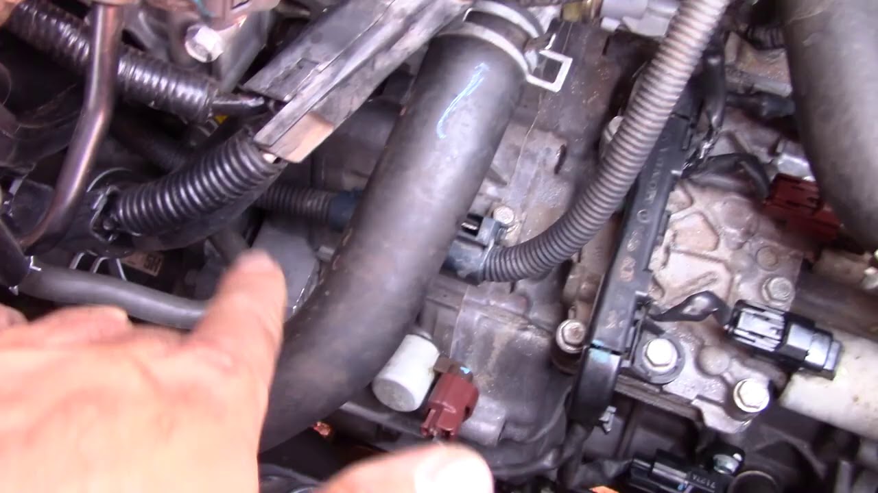HONDA FIT 2007 1.5 16V CVT Vazando Óleo Pela Junta do Cabeçote.