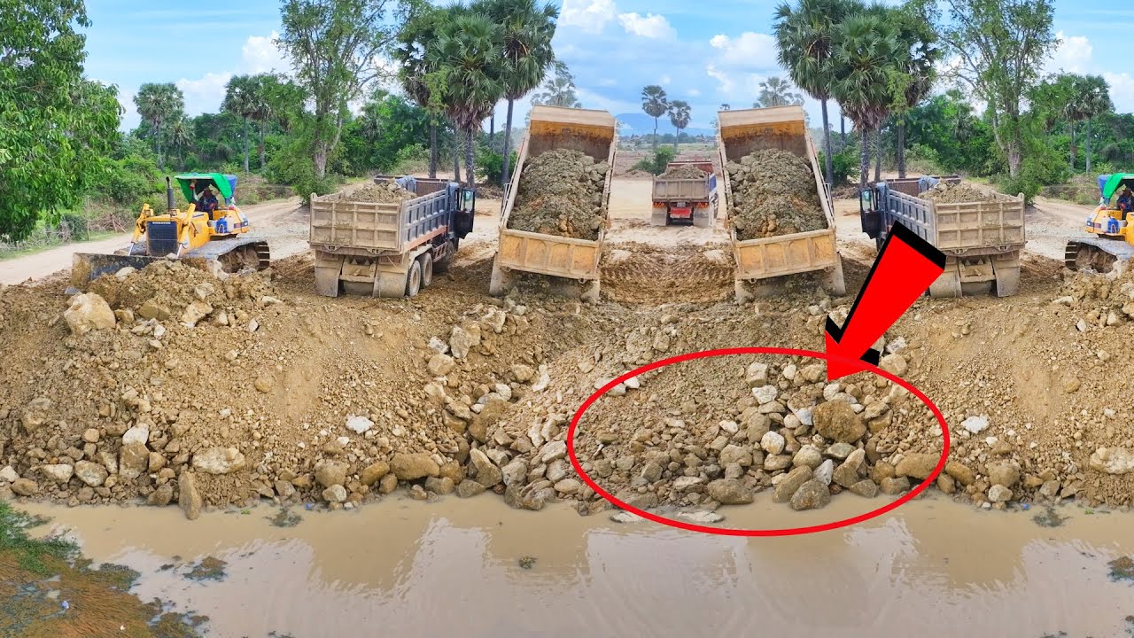 Extreme Bulldozer Skills: KOMATSUI D60 Moves Rocks with SHACMAN Loads