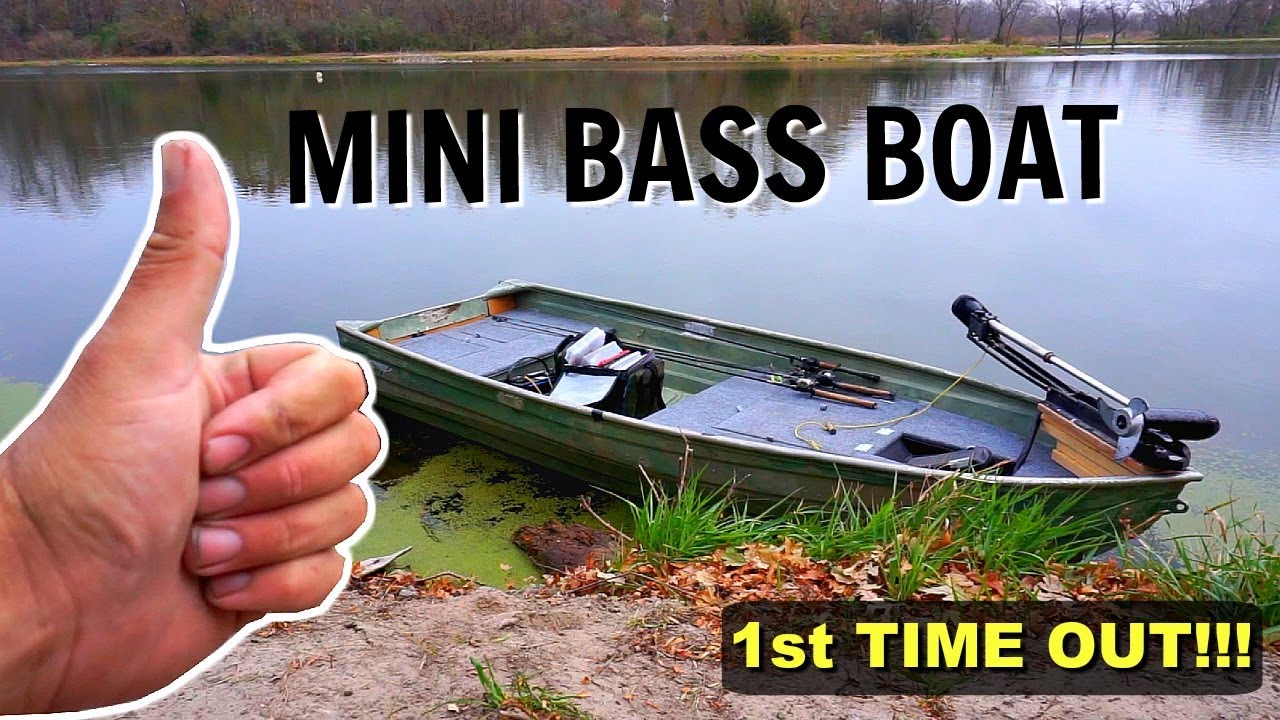 Fall Fishing in my Mini Bass Boat!!! (Maiden Voyage)