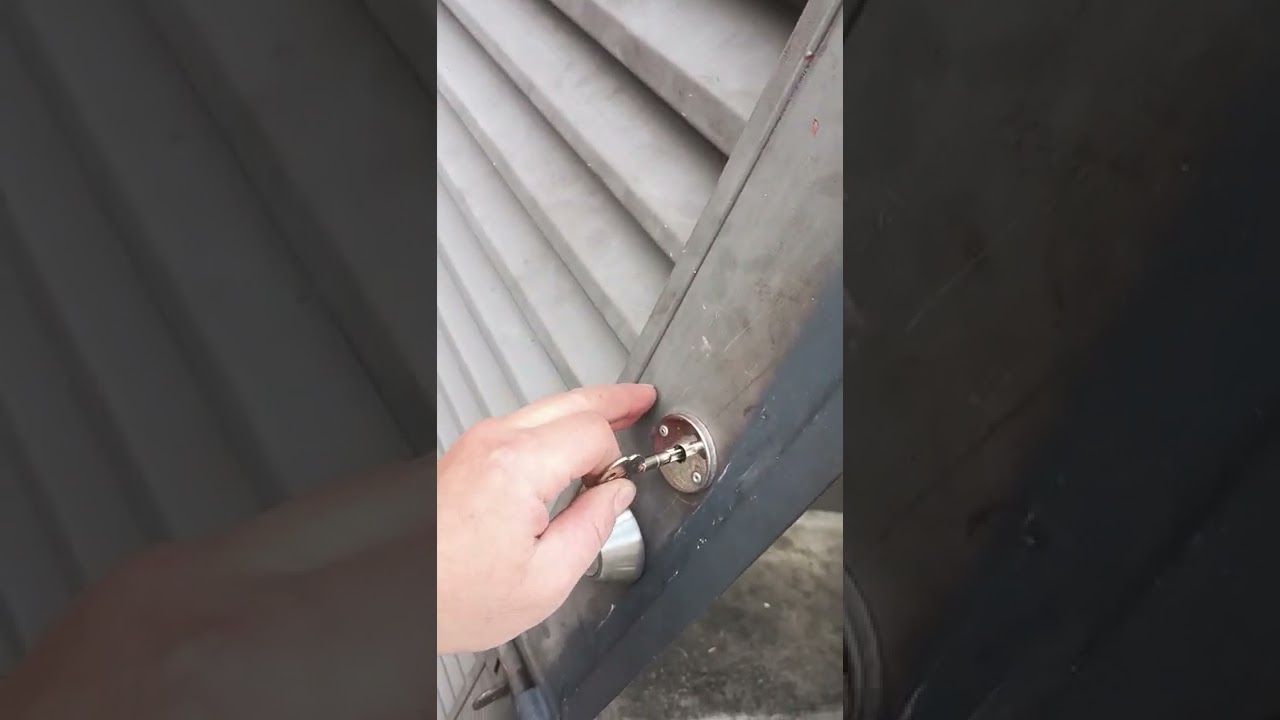 cómo destrabar una cerradura tetra cuando sacan la llave en la posición errónea