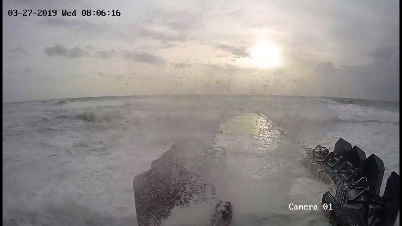 Eco Wave Power: Storm in Gibraltar 2019