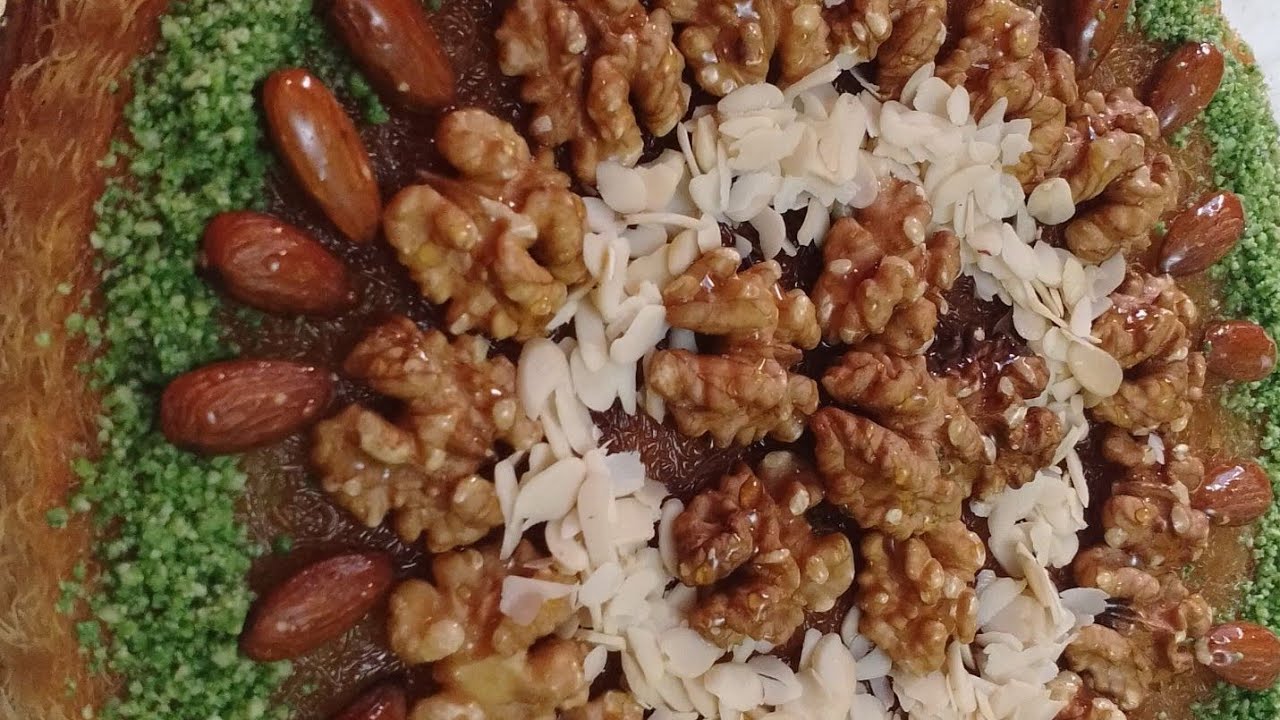 جبتلكم أحلا كنافة السورية👌بالقشطة بنة ولا أروع 🥰جربوها مراحش تندمو 🥰وبمقادير مضبوطة 👇