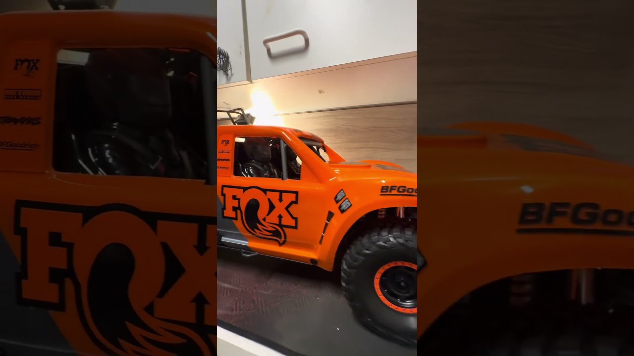 Traxxas UDR Professional unboxing 