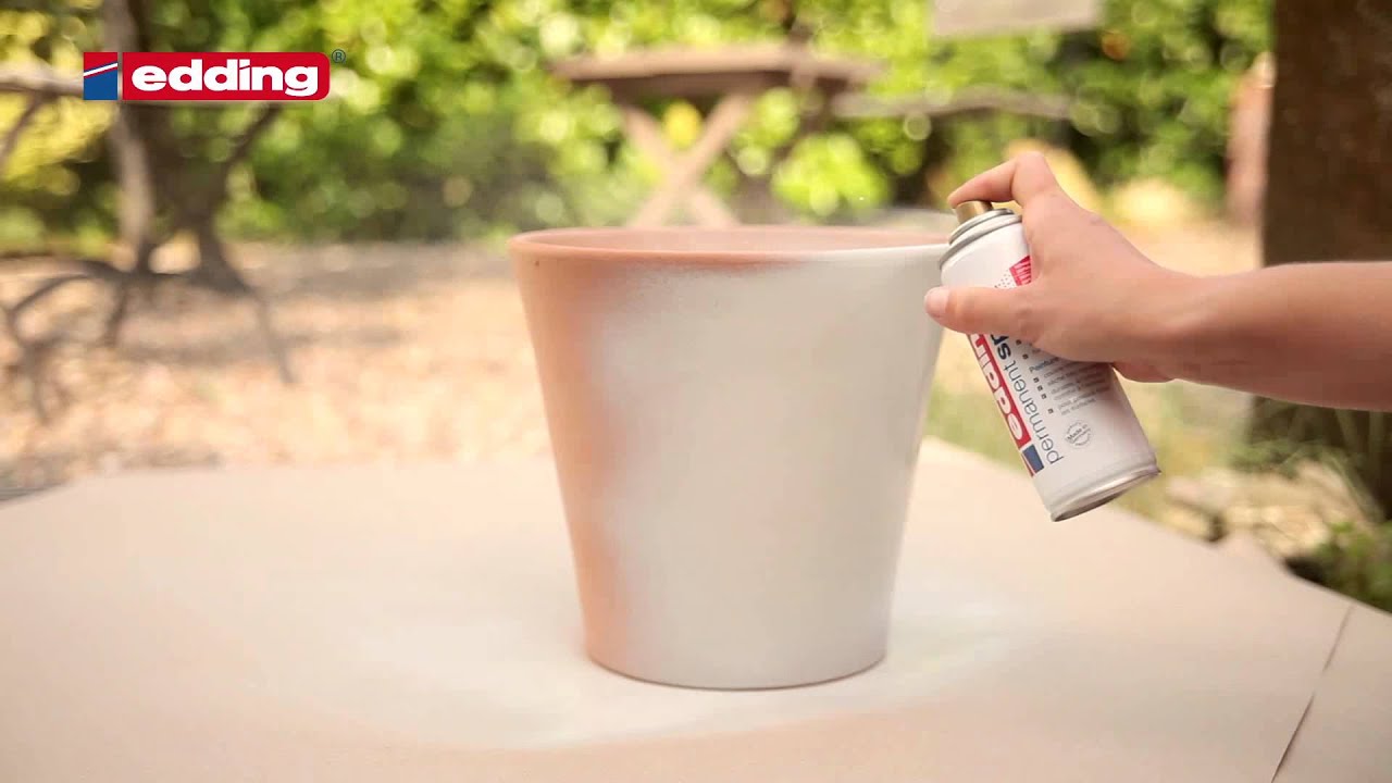 D&eacute;corer un pot de fleurs avec les sprays edding !