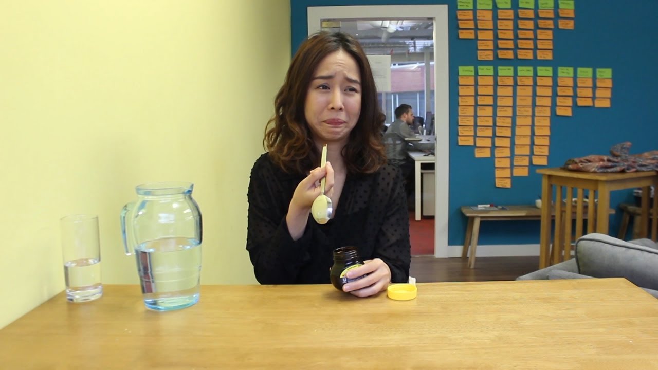 THAI GIRL TRYING BRITISH FOOD!!!!