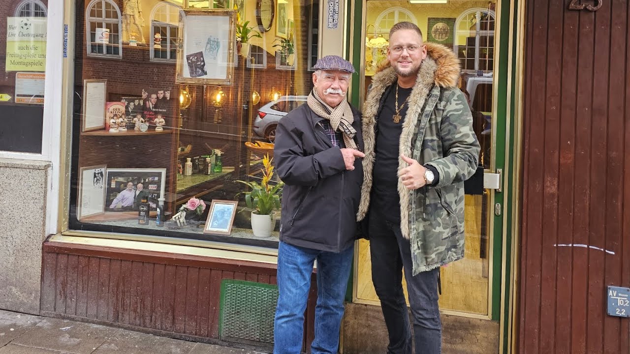 Inkasso Ingo beim Kultfriseur von der Reeperbahn