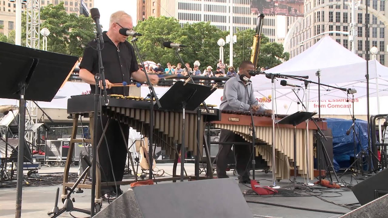 Mack Avenue SuperBand - Se&ntilde;or Mouse