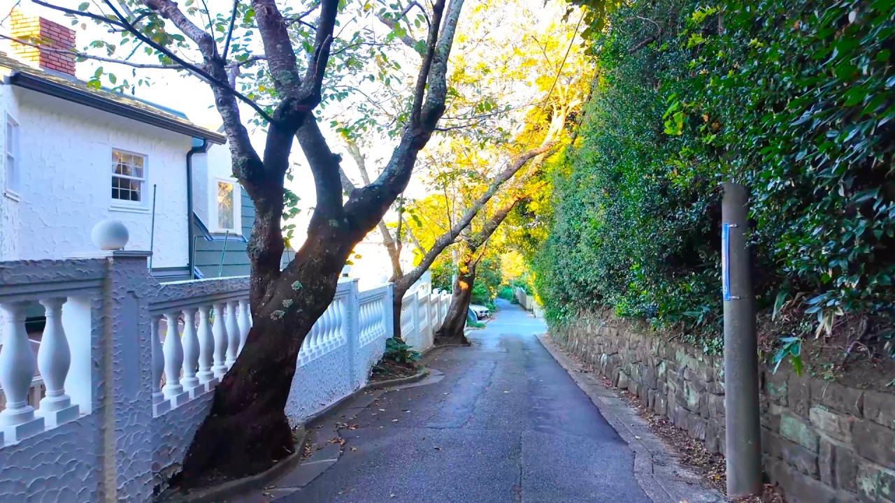 Walking through the residential area on the hills of Kamakura with beautiful sea views【4K Japan】