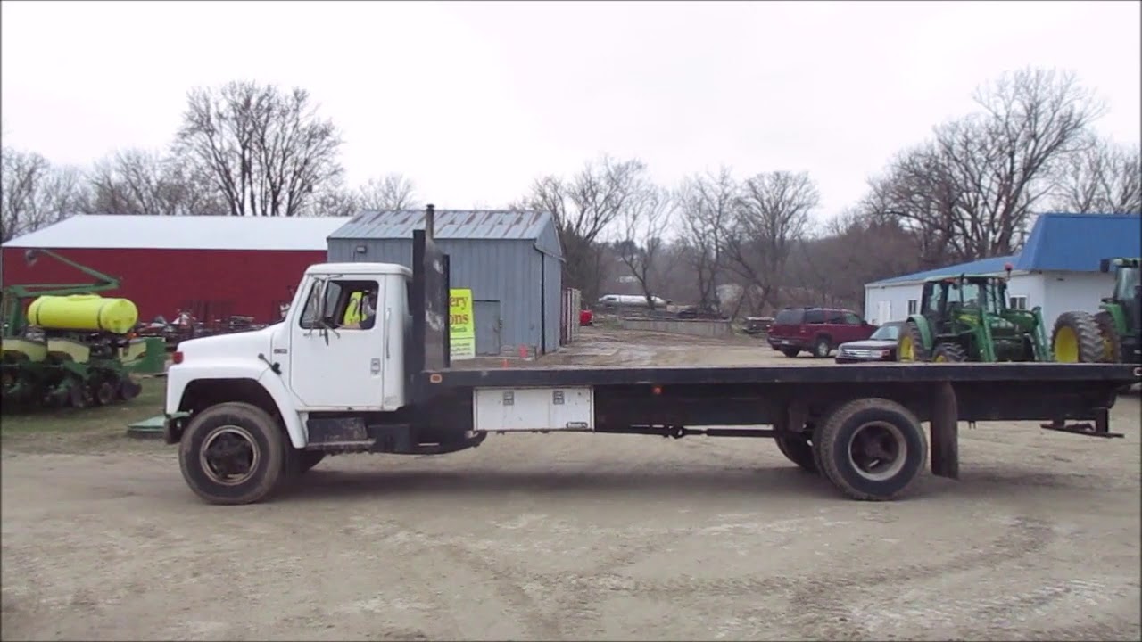 1985 International S1900 Flat Bed Truck