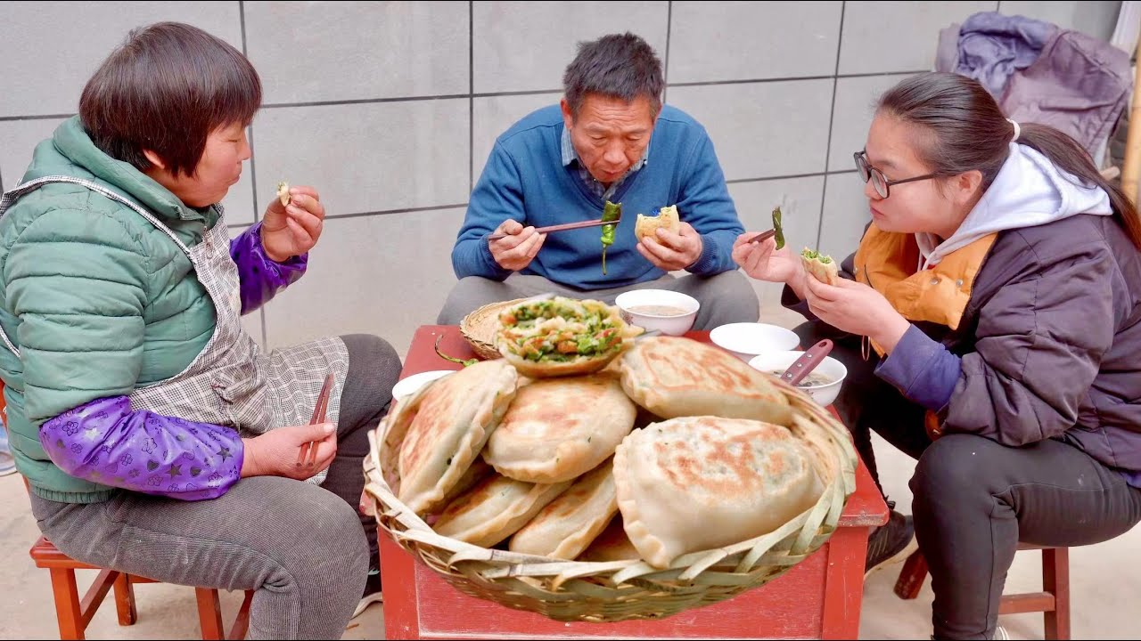 【乡村的味道】挖一笼荠菜，烙几个荠菜盒子吃，新鲜又美味！
