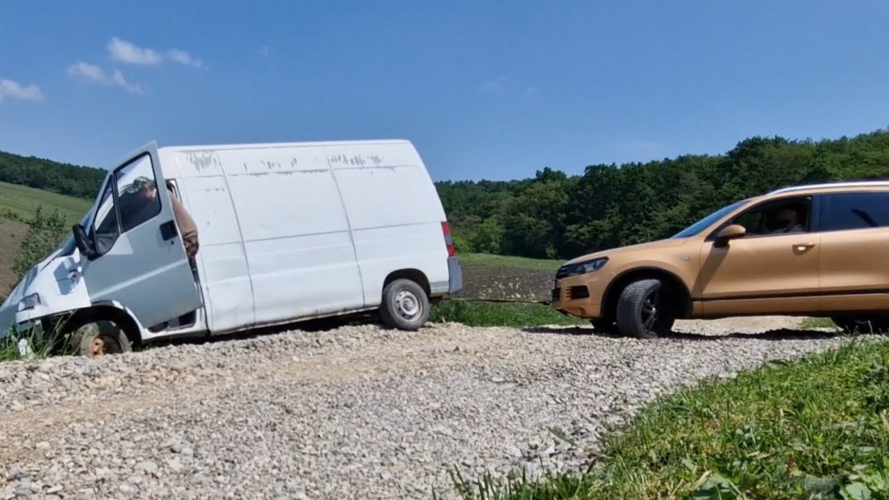 Era sa se rastoarne !! Tractam  putregaiu lui Tiberiu înapoi in curtea de la Căsuța din Pădure !