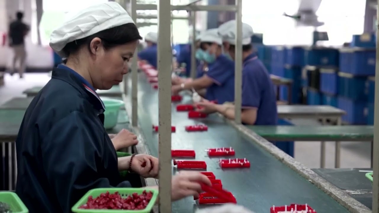China's exports top expectations on sales to non-US markets | REUTERS
