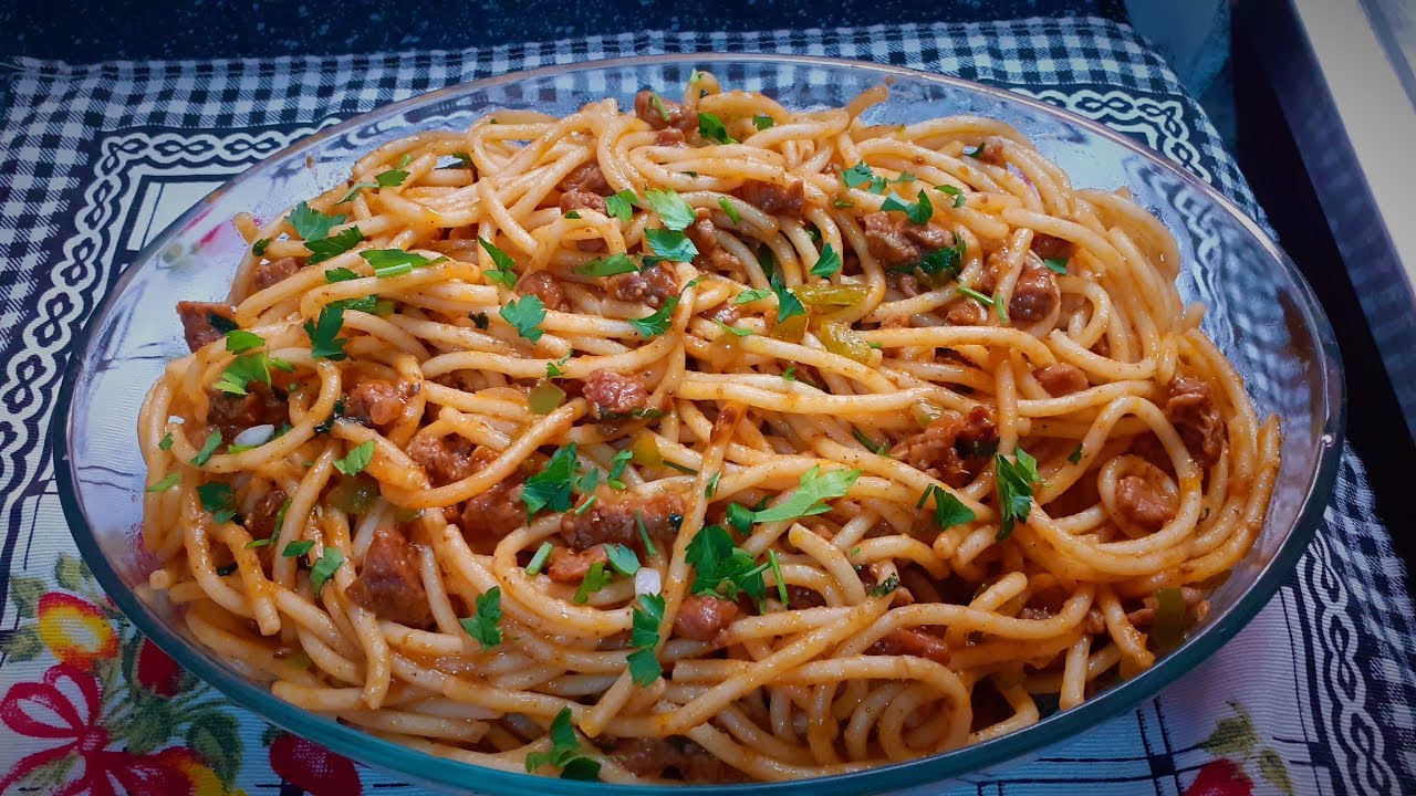 Macarrão com carne delicioso