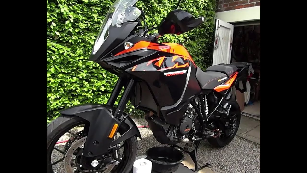 KTM 1090 Adventure Service