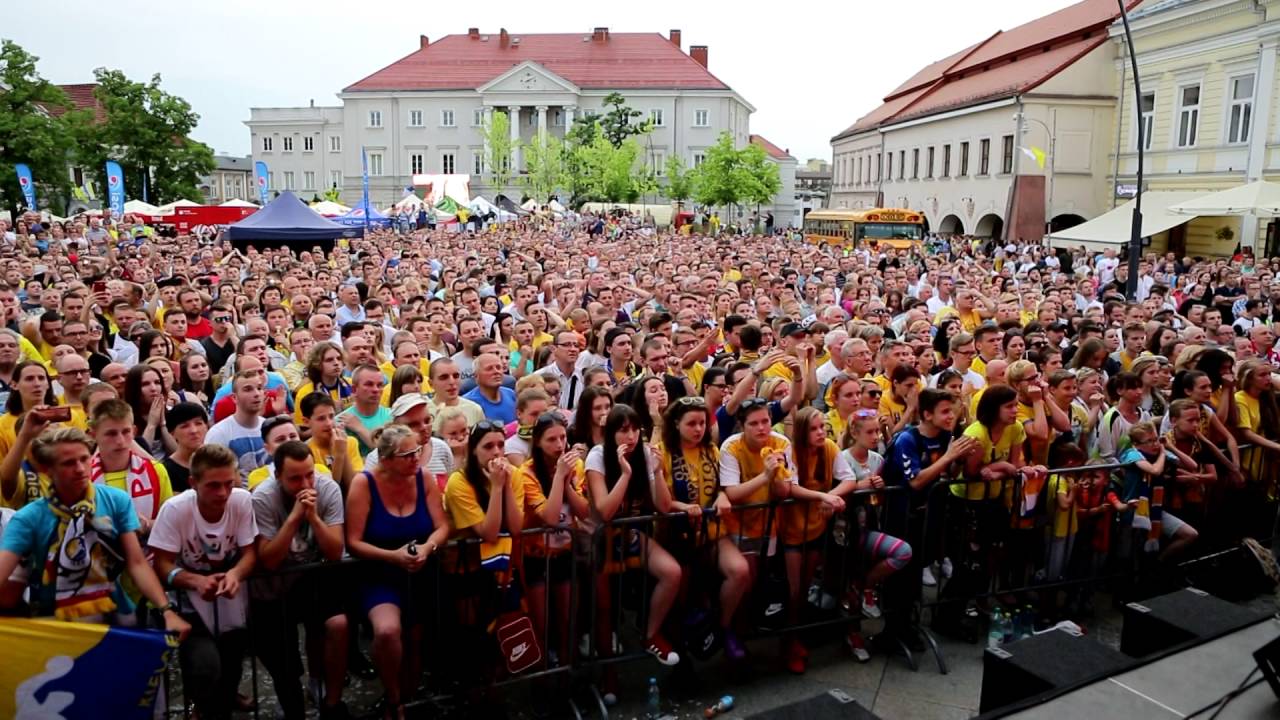 20160529 Vive Tauron Kielce wygrywa Final4, na Rynku w Kielcach wielkie kibicowanie