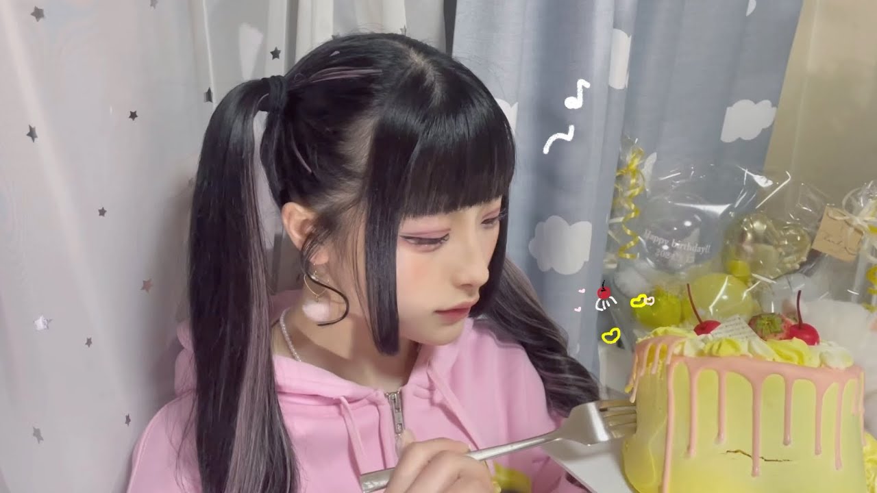 ‎𓊆ྀི YouTuberになるので生誕ケーキを食べる𓊇ྀི