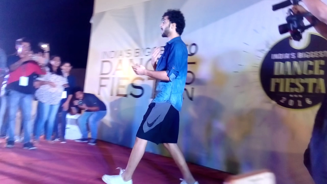 Raghav juyal ( crocroj ) 2016 live
