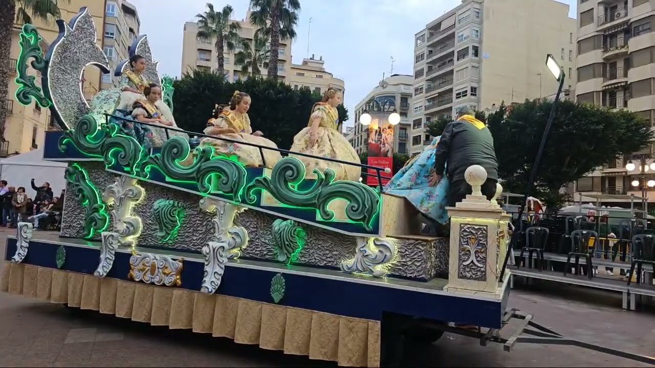 Cabalgata fallas Alzira ¡Tele 9 Alzira está emitiendo en directo!