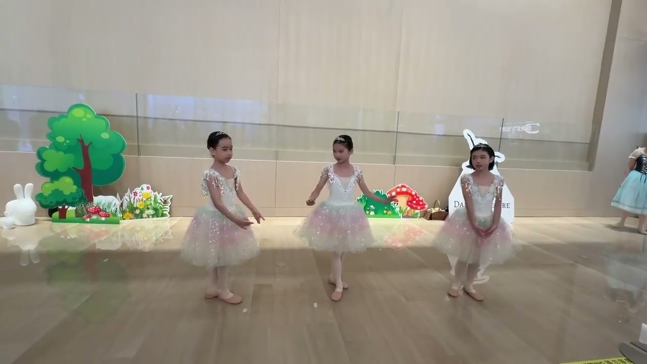 Ballet performance @ Sogo KaiTak