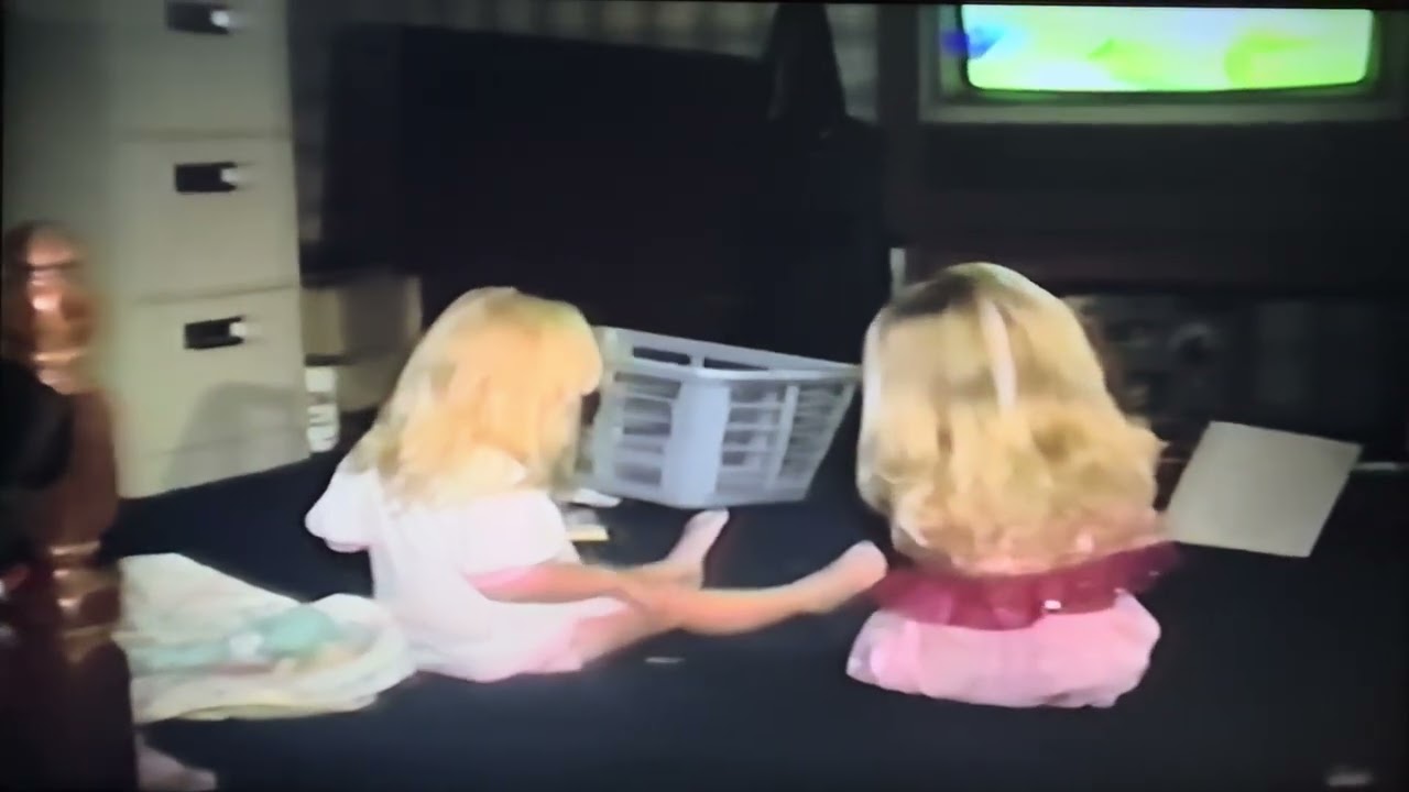 Lacey&Heather dance and sing