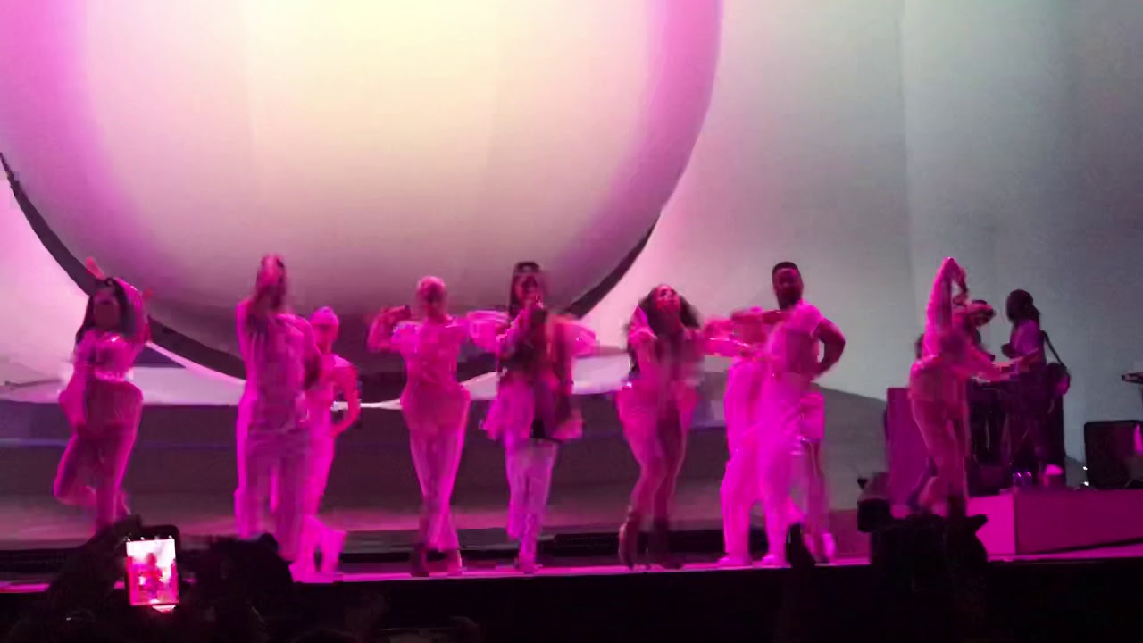 Ariana Grande singing be alright LIVE at St.Louis