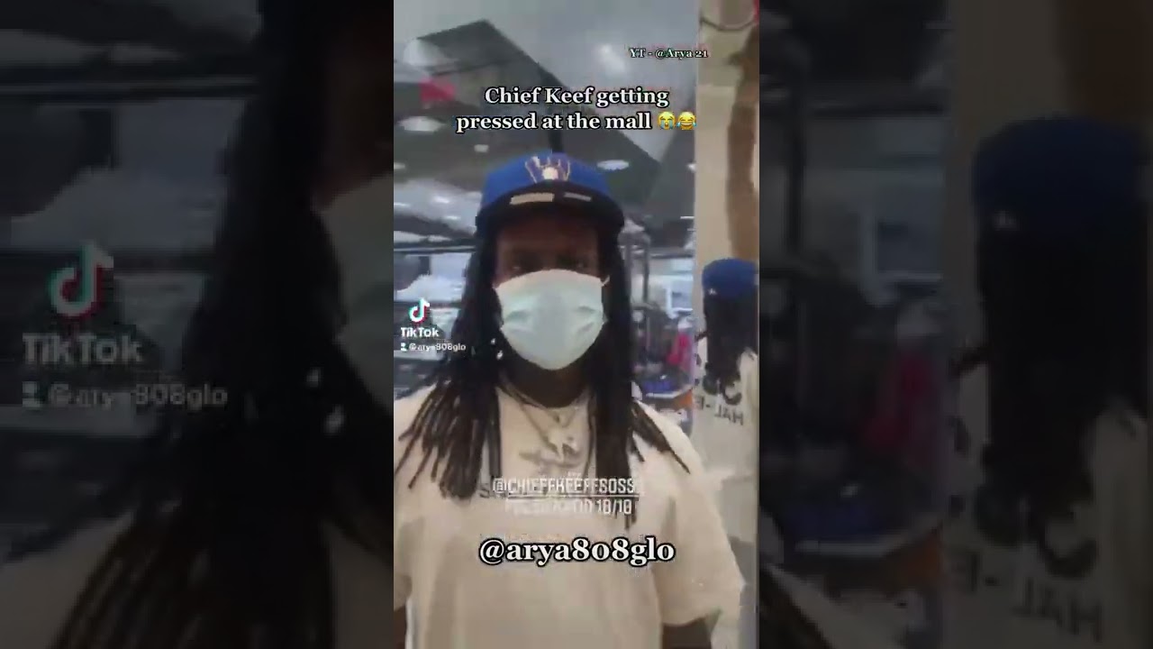 Chief Keef getting pressed at the mall