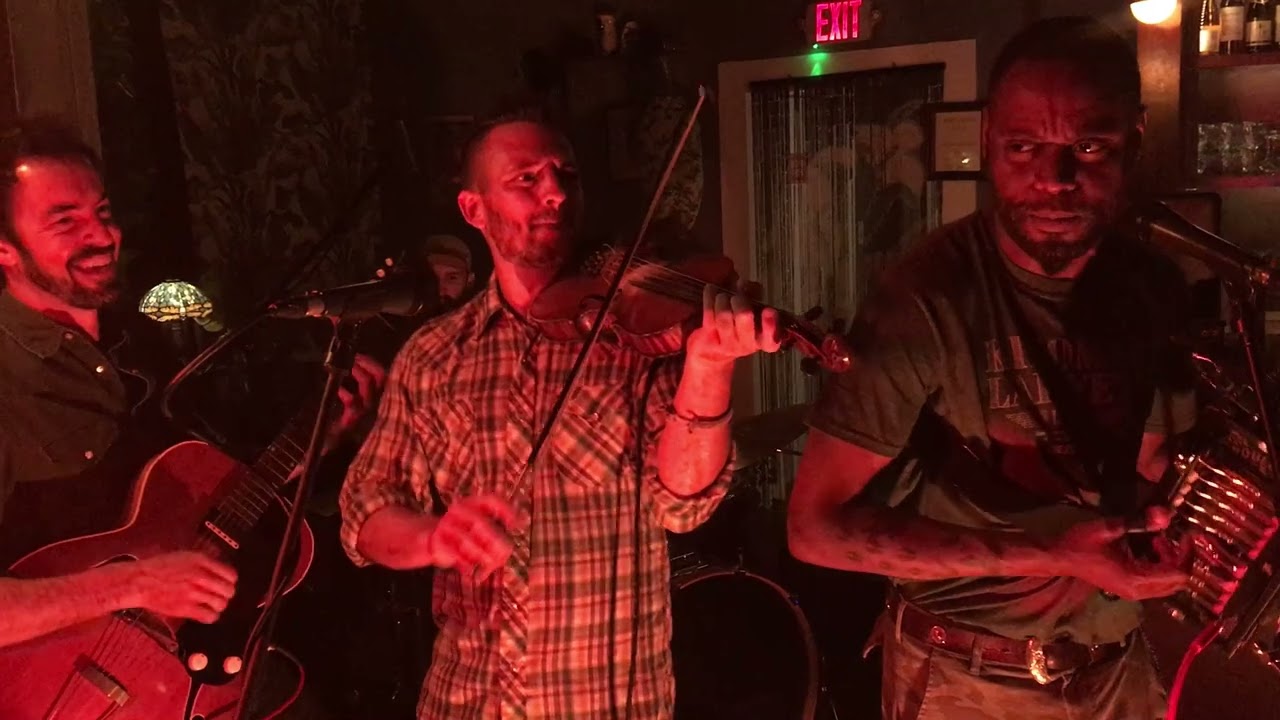 Jourdan Thibodeaux et les Rôdailleurs at the Hideaway on Lee, Lafayette, Louisiana (April 23, 2021)
