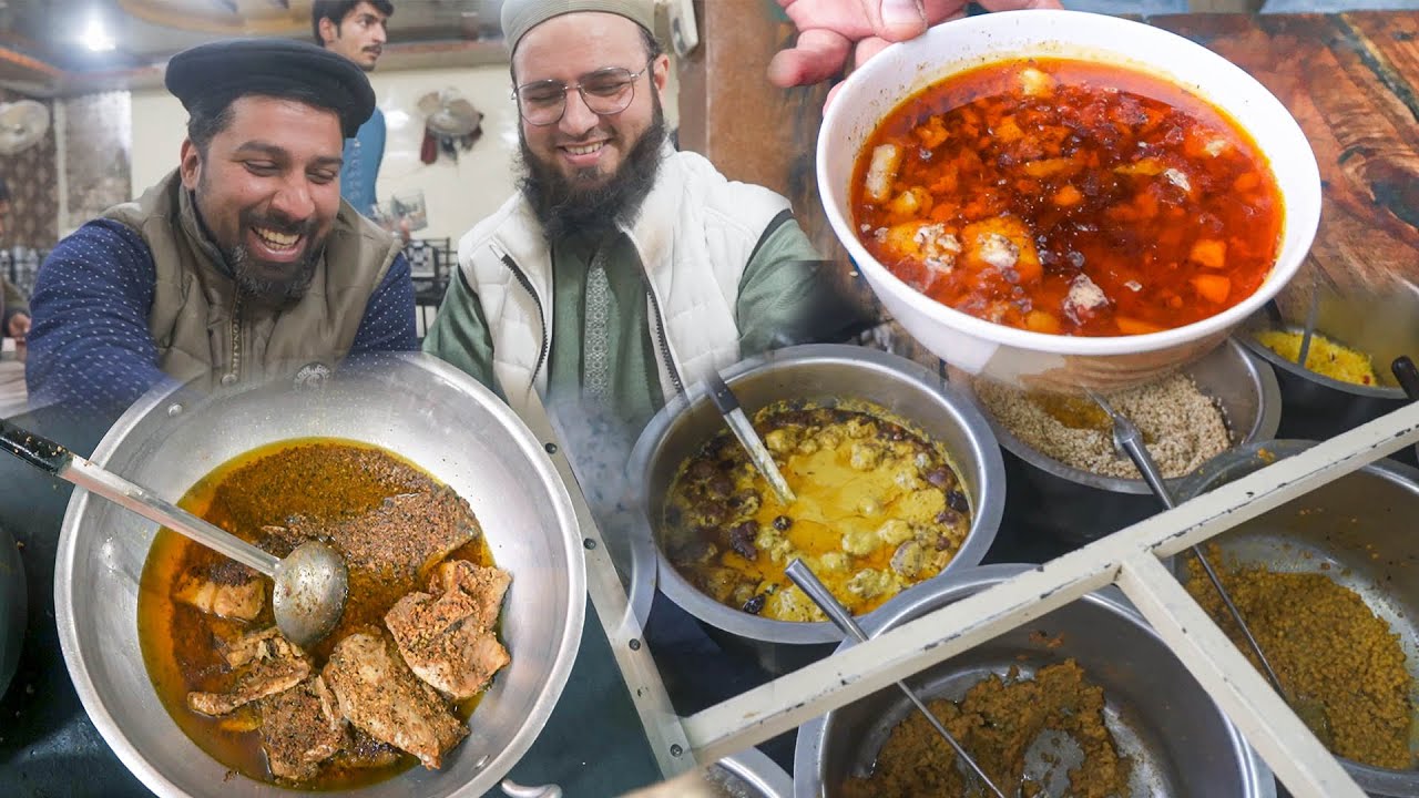 Exploring Hidden Food in Lahore | Unique Fish Curry | Hidden Lahori Nashta