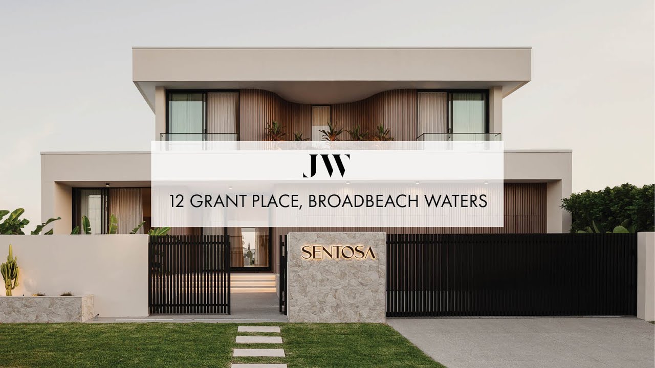 12 Grant Place, Broadbeach Waters