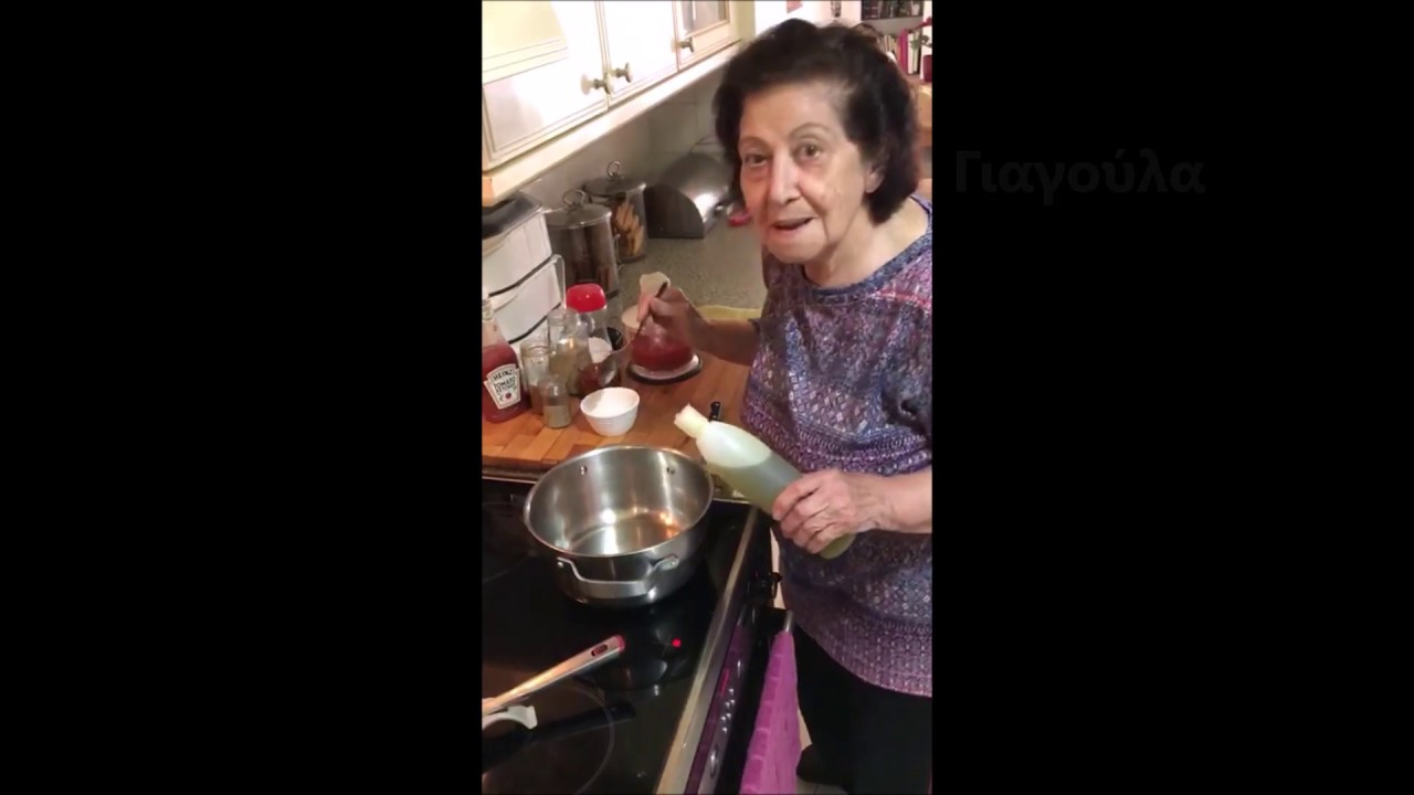 &Gamma;&iota;&alpha;&gamma;&omicron;ύ&lambda;&alpha; Masterclass 1 - Tomato Sauce