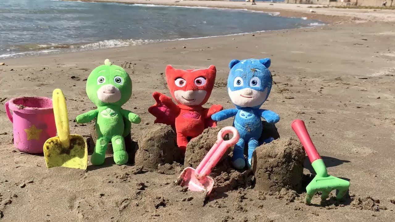 Pj masks en español: fiesta en la playa y salvan un delfin.Nuevo video heroes en pijamas