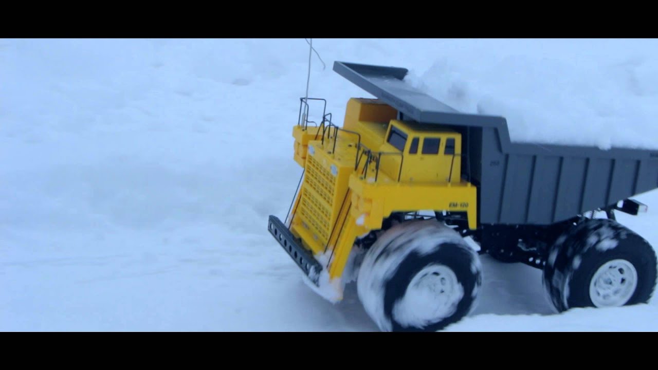 Mammoth Dump Truck Snow Adventure - Tom's RC Adventures