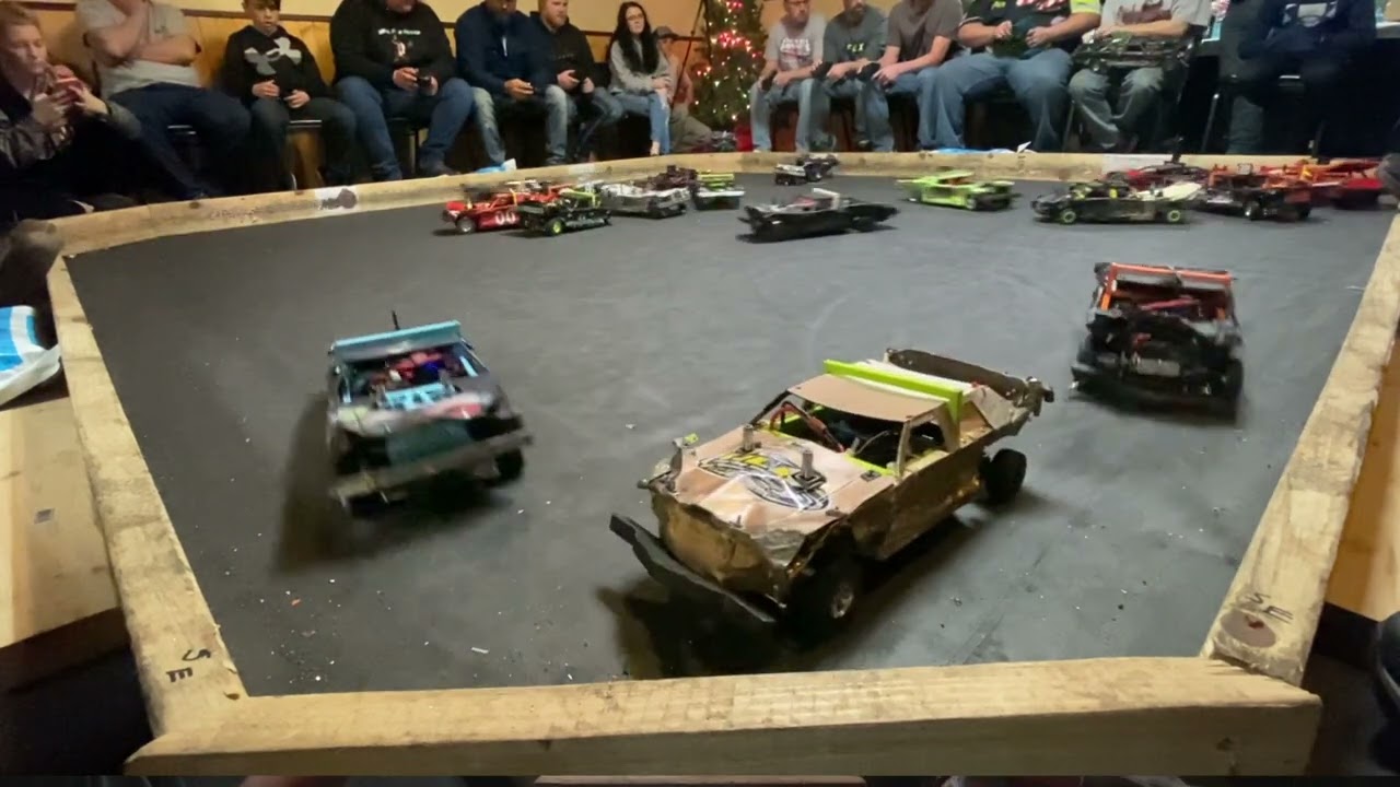RC Full Contact 1/10 Scale Demolition Derby 12/18 Feature