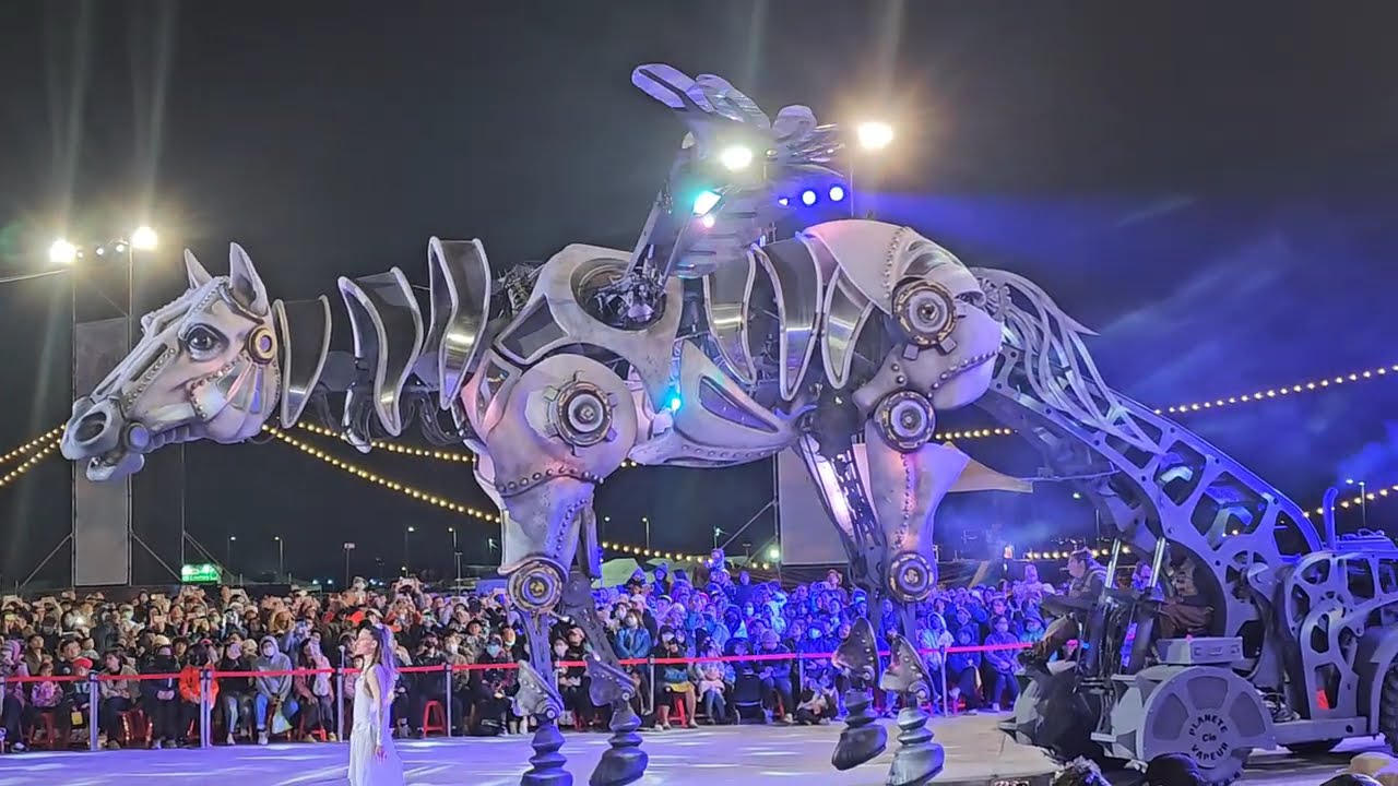 台灣燈會在嘉義 最新最精彩的亮點表演 飛天白馬 機械神獸 ￼機械巨獸馬戲團表演 有火舞及空中飛人 斥資重金 精彩現場表演 從3月9號開始到3月14號每天3場從6:30開始每場30分鐘 ￼千萬不要錯過￼