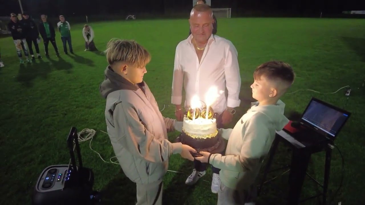 ASV Hohenau feiert 60er seines Obmannes Roman Hallas - 27.9.2025 #weinviertel #fußball