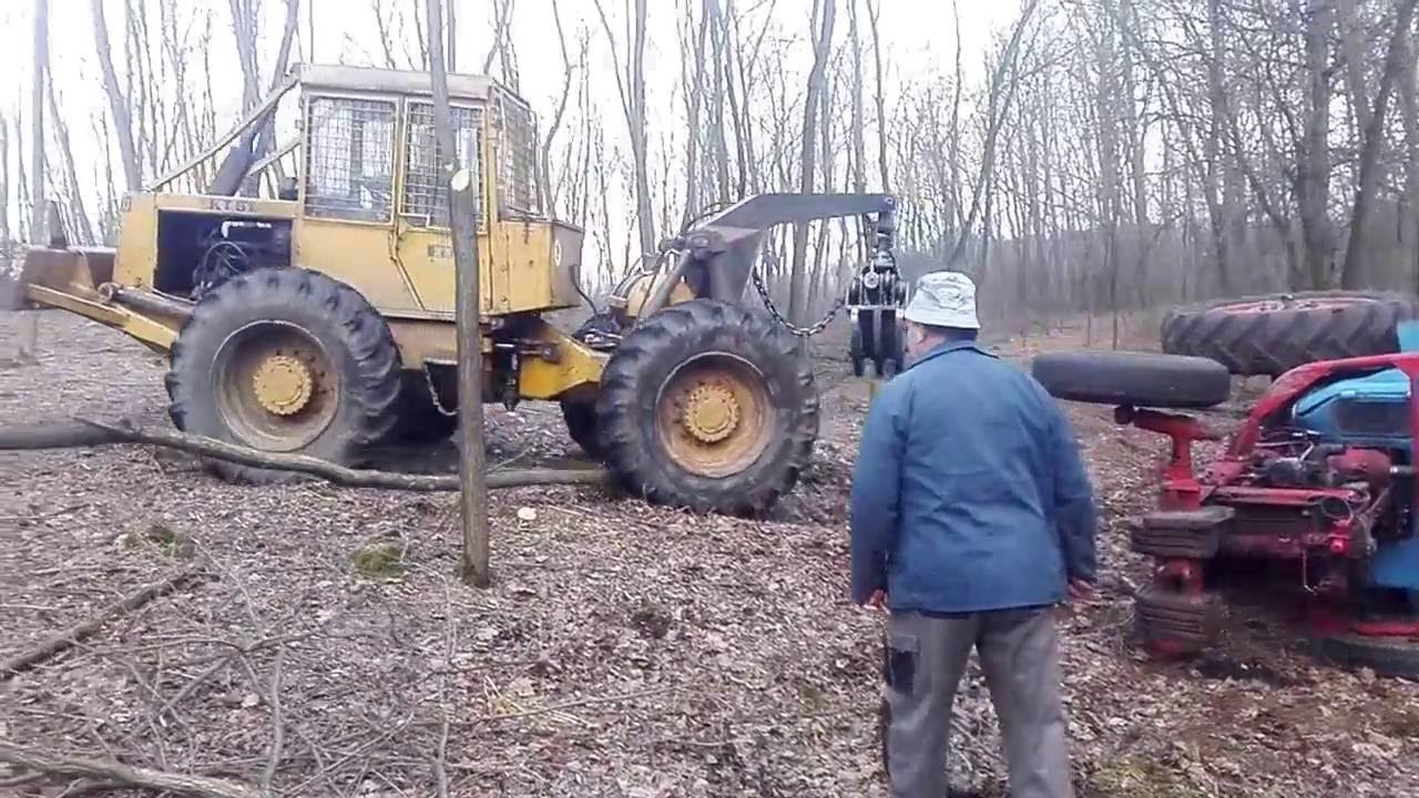 Mtz 50 az oldalán pihen.
