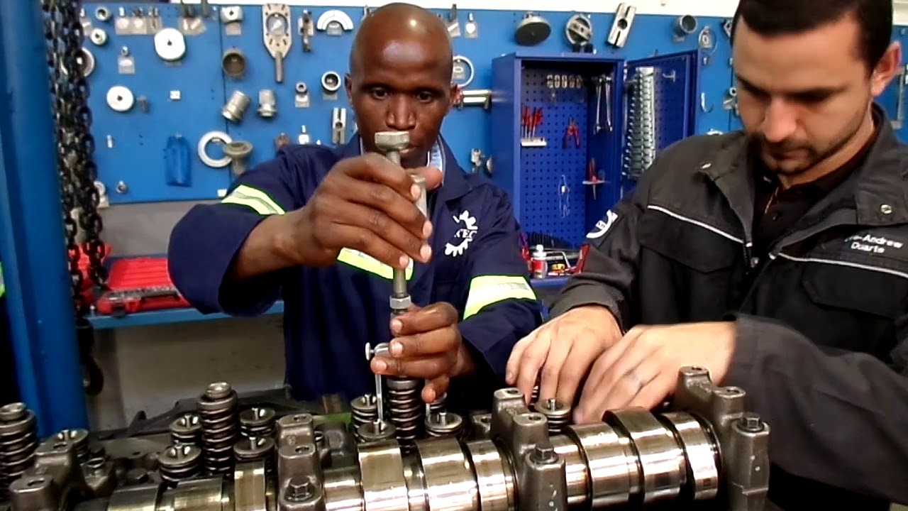 Removing Injectors #VOLVO #D13