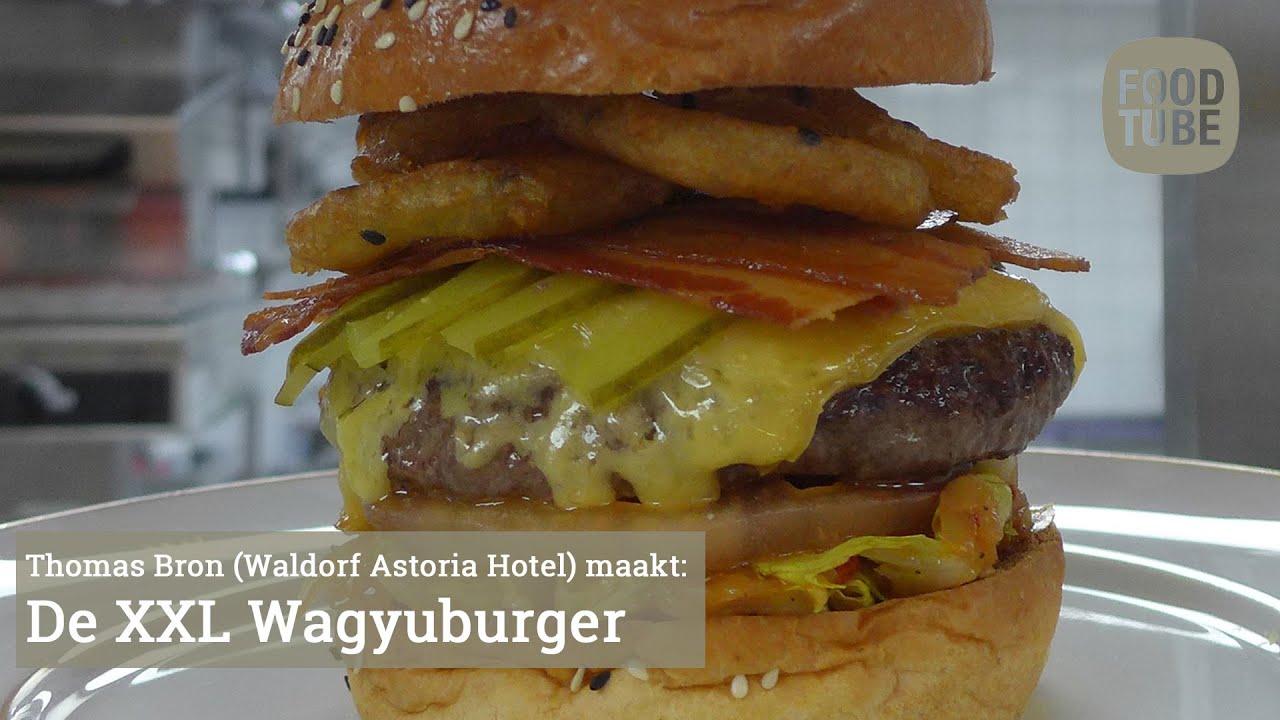 XXL Wagyu hamburger