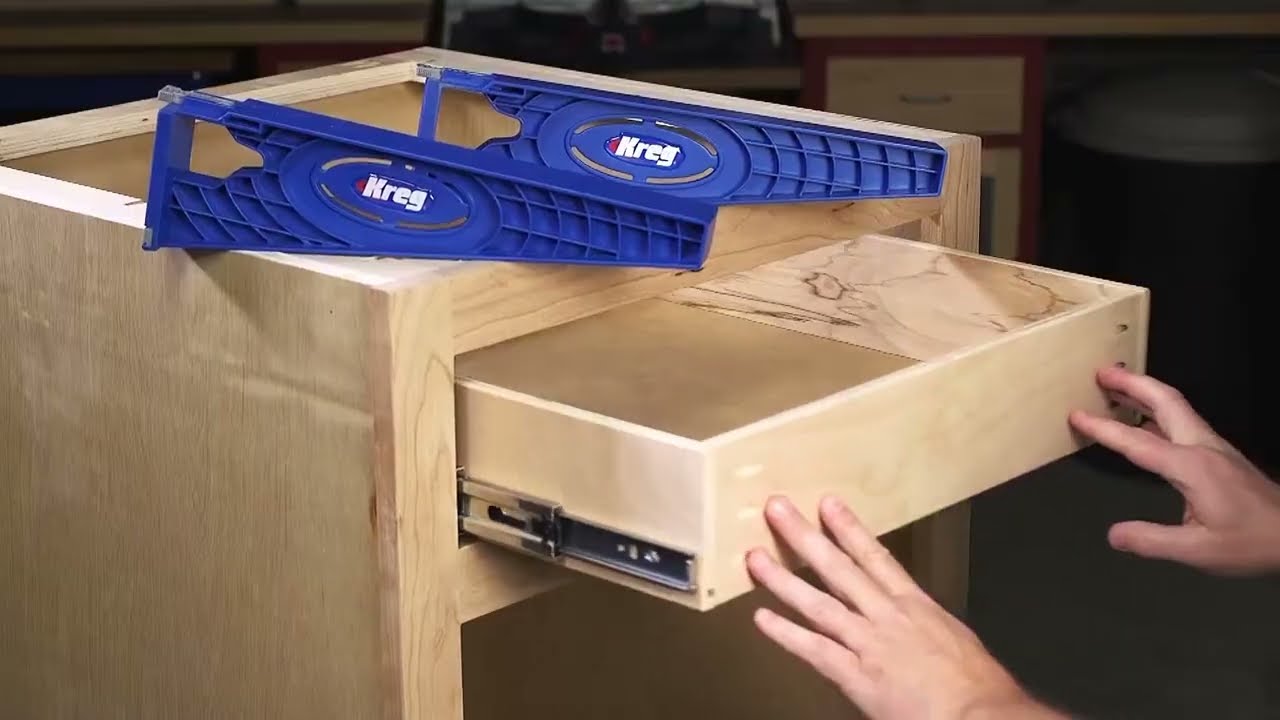 Comment Installer des Glissi&egrave;res de Tiroir de Mani&egrave;re Rapide et Facile
