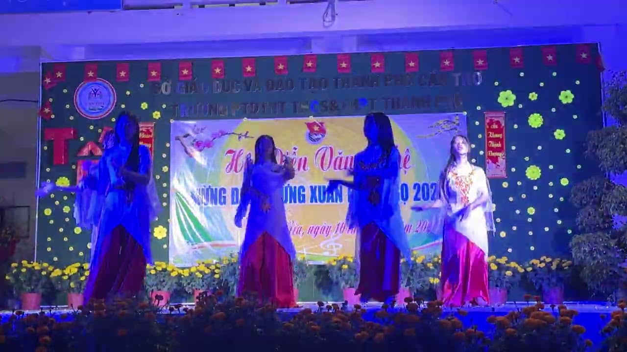 8A2 Mừng Đảng Mừng Xuân 2026